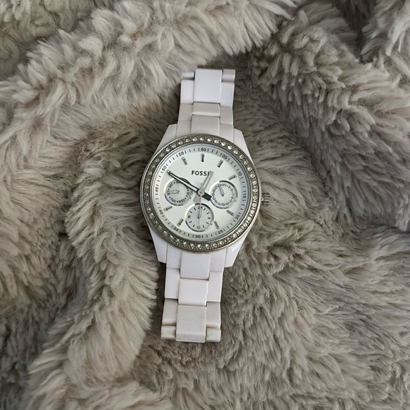 White multi-function Fossil watch - Picture 1 of 3
